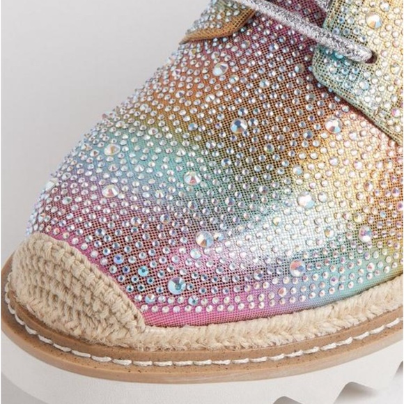 Torrid Pride Embellished Lace Up Oxford sz 10 NWT - Picture 6 of 7